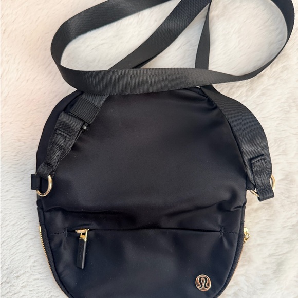 lululemon athletica Black and Gold Crossbody Bag - Picture 4 of 9